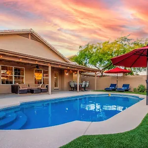 Luxe Getaway Holiday home Phoenix